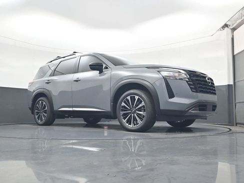 New 2026 Nissan Pathfinder Platinum AWD/4WD image 18