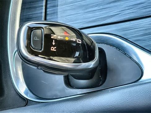 Used 2019 Buick Enclave Essence image 16