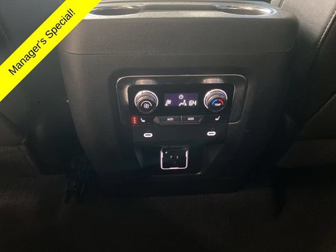 Used 2024 GMC Yukon XL AT4 AWD/4WD image 12