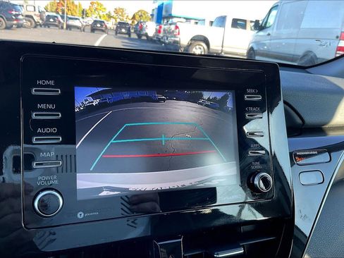 Used 2022 Toyota Camry SE image 21