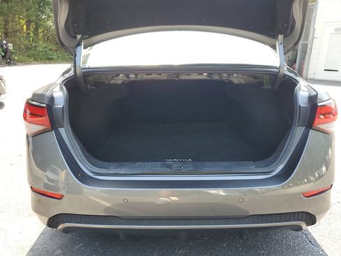 Used 2024 Nissan Sentra SV FWD image 9