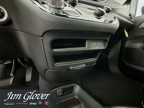 New 2026 Chrysler Pacifica Select image 35