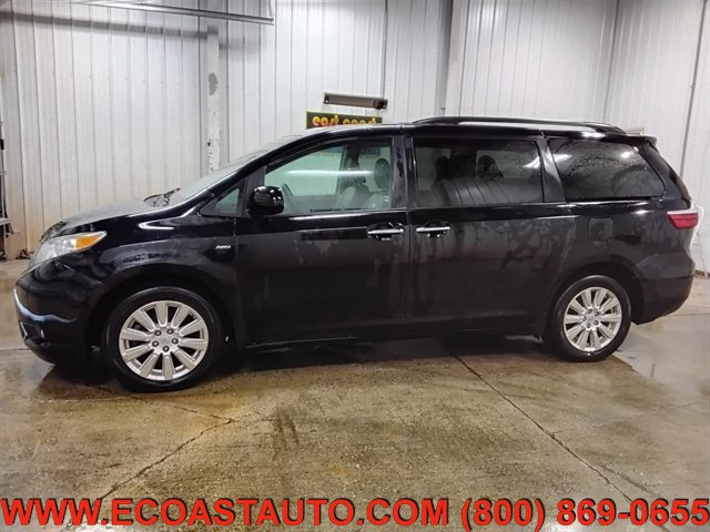 Used 2017 Toyota Sienna XLE w/ XLE Navigation Package AWD/4WD image 5