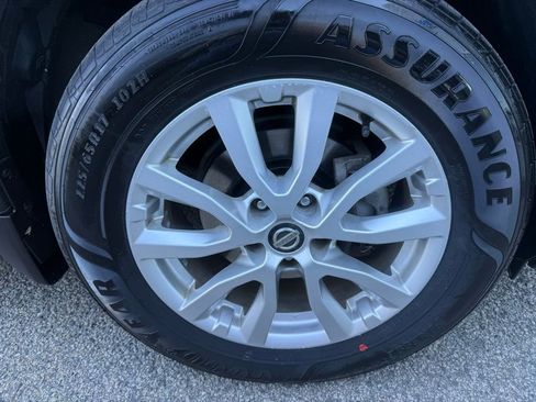 Used 2017 Nissan Rogue SV image 31