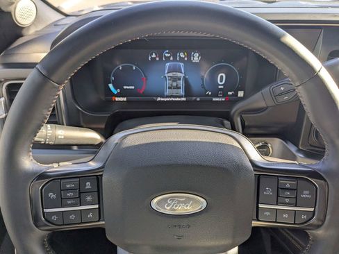 Used 2023 Ford F350 Platinum w/ FX4 Off-Road Package AWD/4WD image 31