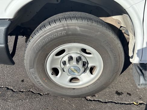 Used 2023 Chevrolet Express 3500 LS image 33