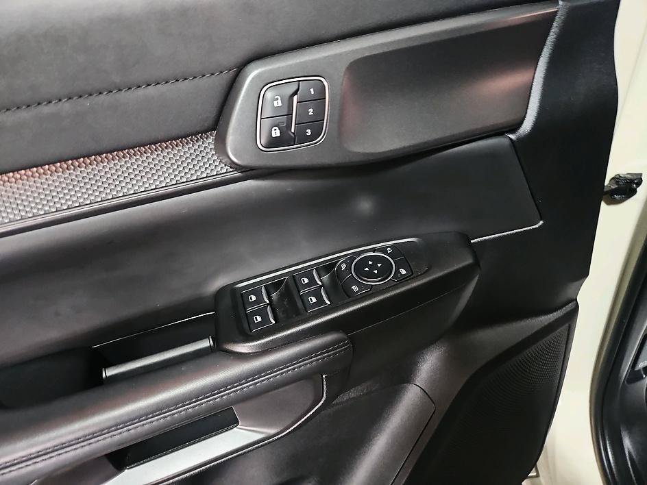 Used 2025 Ford Ranger Raptor AWD/4WD image 9