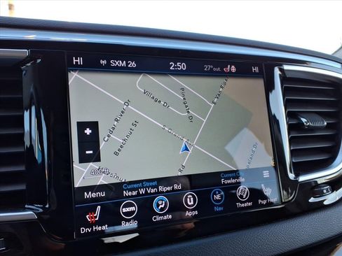 Used 2018 Chrysler Pacifica Touring-L Plus image 26