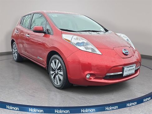 Used 2015 Nissan Leaf SL w/ Premium Package image 3