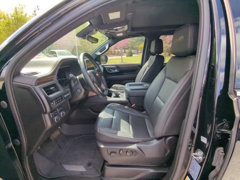 Used 2023 Chevrolet Tahoe High Country AWD/4WD image 16