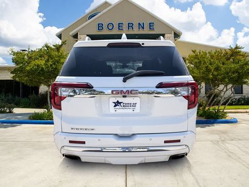 Used 2023 GMC Acadia Denali FWD image 4