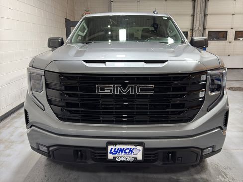 Used 2025 GMC Sierra 1500 Elevation w/ LPO, Elevation Black Package image 8