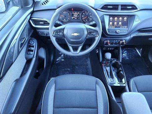 Used 2023 Chevrolet TrailBlazer LT image 9