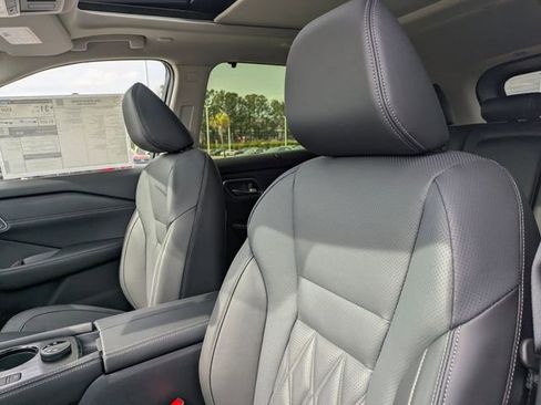 New 2026 Nissan Rogue Platinum w/ Platinum Premium Package AWD/4WD image 14