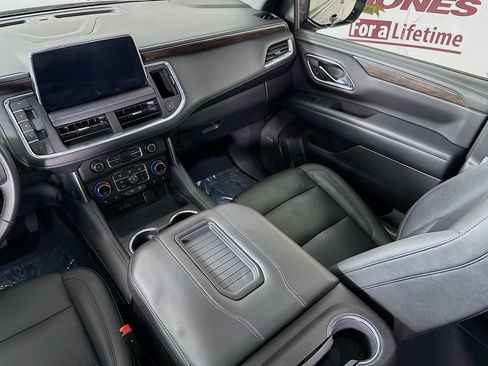 Used 2021 Chevrolet Suburban Z71 w/ Rear Media and Nav Package AWD/4WD image 28