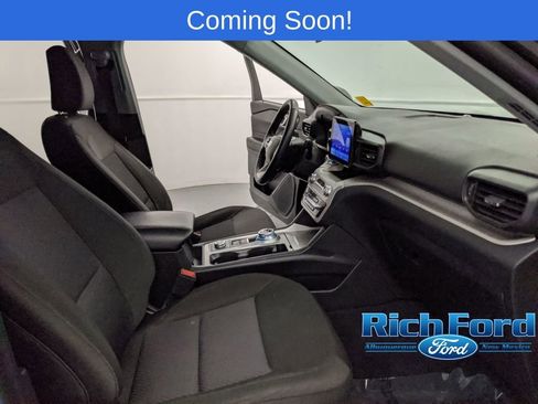 Certified 2023 Ford Explorer XLT w/ Class IV Trailer Tow Package image 22