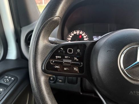 Used 2020 Mercedes-Benz Sprinter 2500 image 23