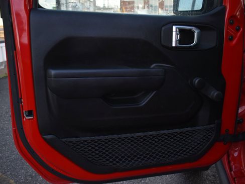 Used 2021 Jeep Wrangler Unlimited Sport image 11