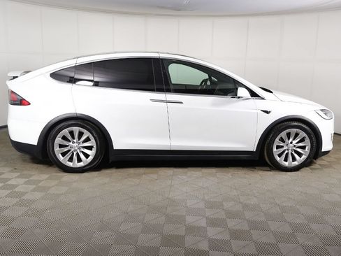 Used 2020 Tesla Model X Long Range AWD/4WD image 16