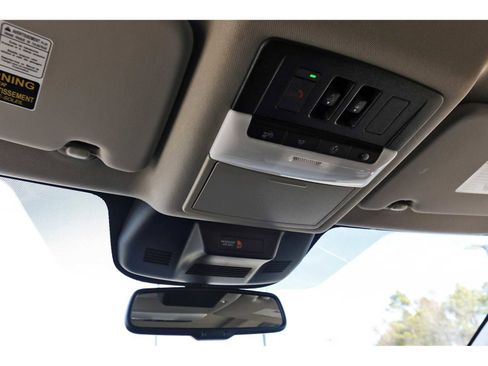 Used 2025 Nissan Rogue SL w/ Tech Package image 21