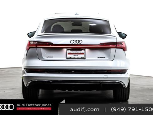 Used 2023 Audi e-tron Prestige w/ Prestige Package image 4