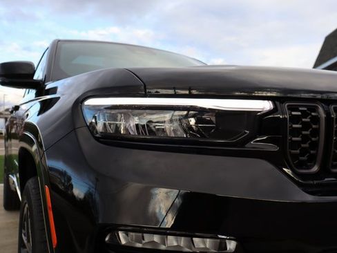 New 2025 Jeep Grand Cherokee Summit w/ Obsidian Package image 4