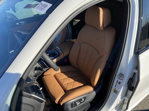 New 2026 BMW X5 xDrive50e image 11