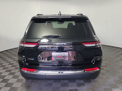 Used 2022 Jeep Grand Cherokee Limited 4xe w/ Luxury Tech Group II AWD/4WD image 5