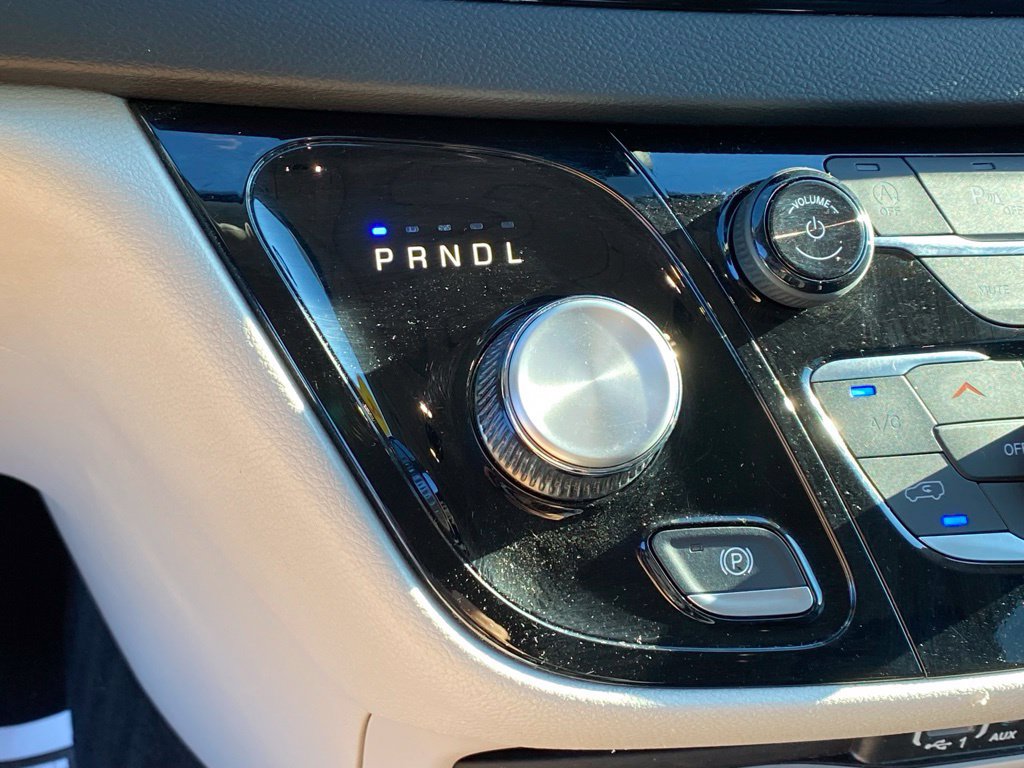 Used 2024 Chrysler Pacifica Touring-L FWD image 19