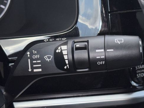 Certified 2025 Nissan Pathfinder SV w/ SV Premium Package FWD image 11