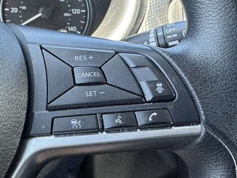 Used 2024 Nissan Kicks SV FWD image 27