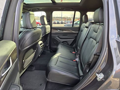 New 2025 Jeep Grand Cherokee Limited image 28