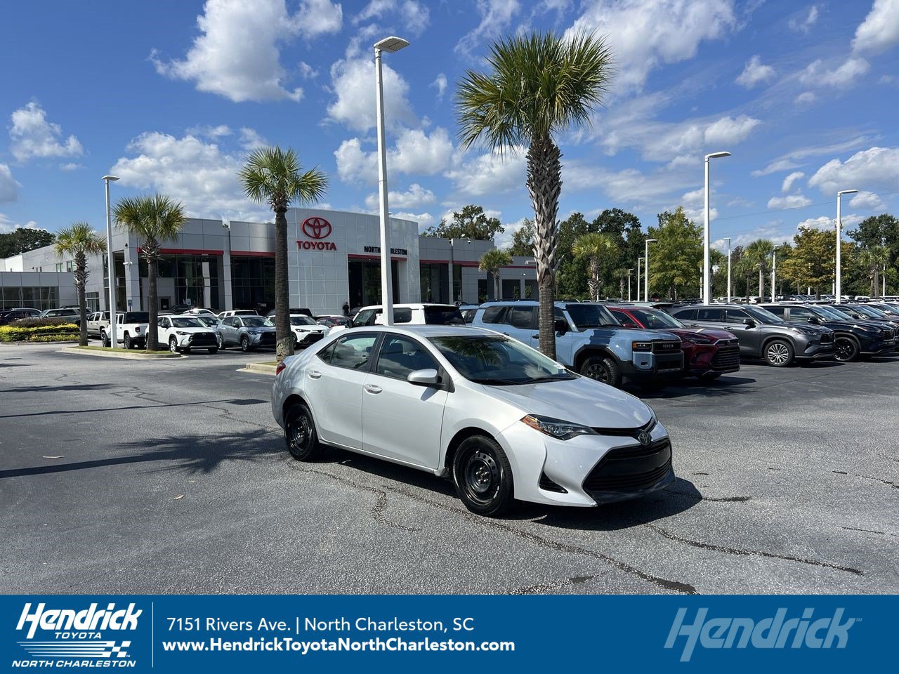 Used 2018 Toyota Corolla LE FWD image 1