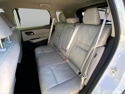Used 2024 Nissan Rogue SV AWD/4WD image 19