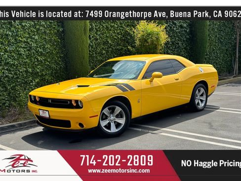 Used 2018 Dodge Challenger SXT image 10