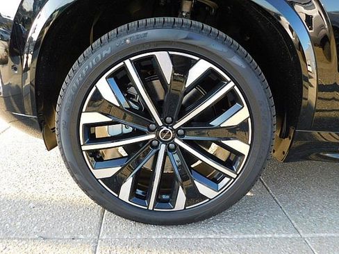 New 2026 Volvo XC90 T8 Ultra w/ Protection Package Premier image 11