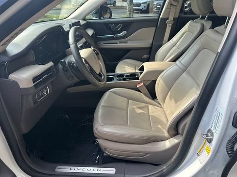 Used 2022 Lincoln Corsair Reserve w/ Elements Package FWD image 11