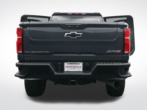 Used 2025 Chevrolet Silverado 2500 ZR2 w/ Technology Package image 41