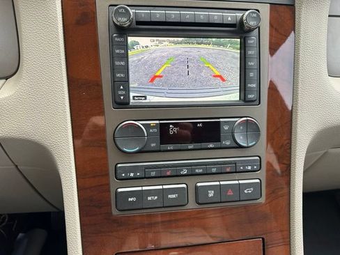 Used 2013 Lincoln Navigator L 2WD image 17