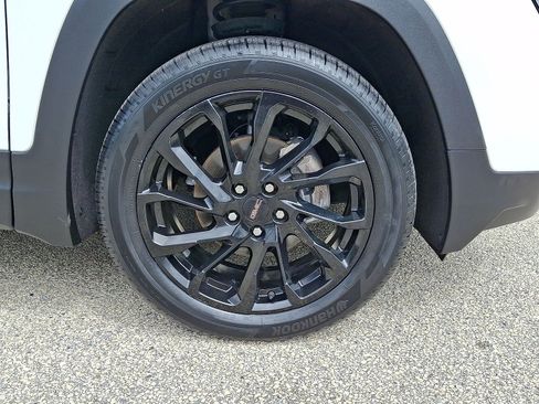 Certified 2023 GMC Terrain SLE w/ Driver Convenience Package AWD/4WD image 27