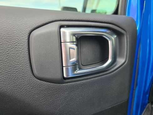 New 2026 Jeep Gladiator Sahara image 24