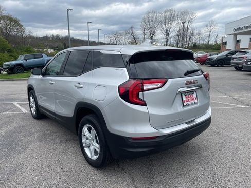 Used 2022 GMC Terrain SLE image 16