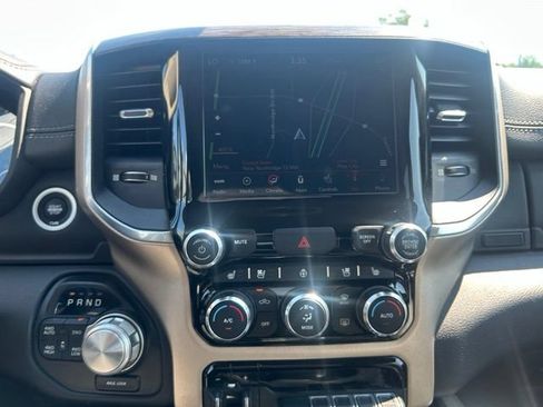 Used 2019 RAM 1500 Laramie AWD/4WD image 2