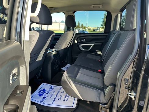 Used 2020 Nissan Titan SV w/ SV Convenience Package image 11