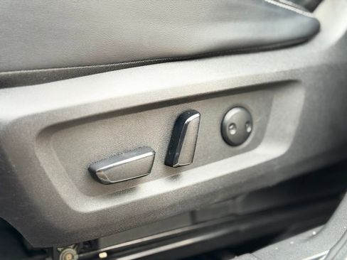 Used 2021 Nissan Rogue Platinum image 16