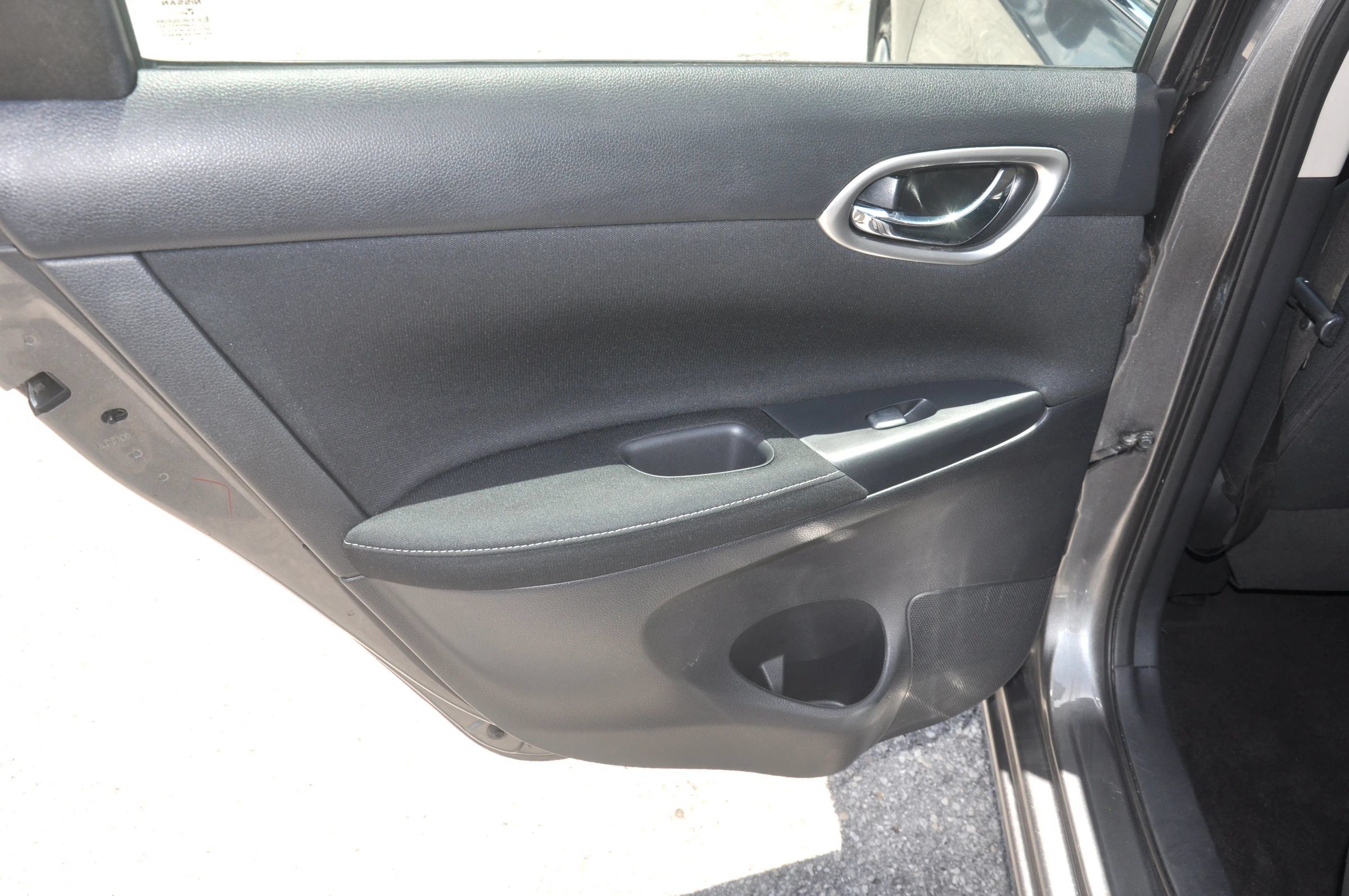 Used 2015 Nissan Sentra SV FWD image 16