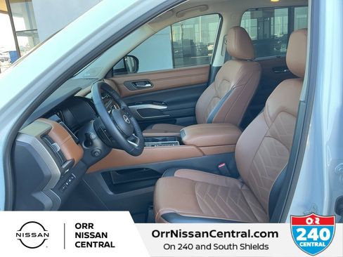 Certified 2025 Nissan Pathfinder Platinum w/ Cargo Package image 17