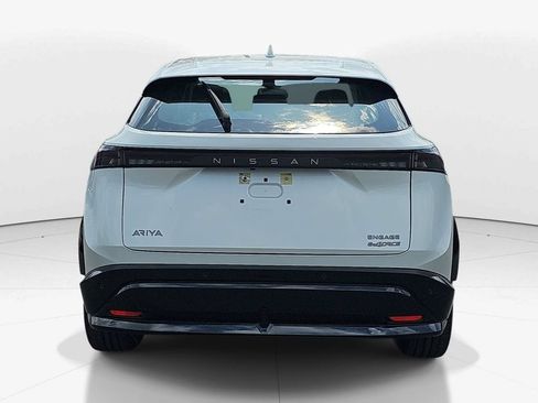 Used 2024 Nissan Ariya AWD image 7