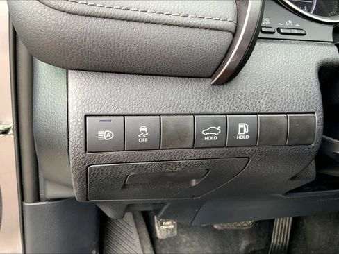 Used 2021 Toyota Camry LE FWD image 30