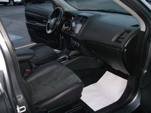 Used 2018 Mitsubishi Outlander Sport SE image 8